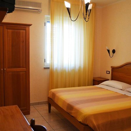 Hotel Ristorante L'Avvenire Gizzeria Szoba fotó