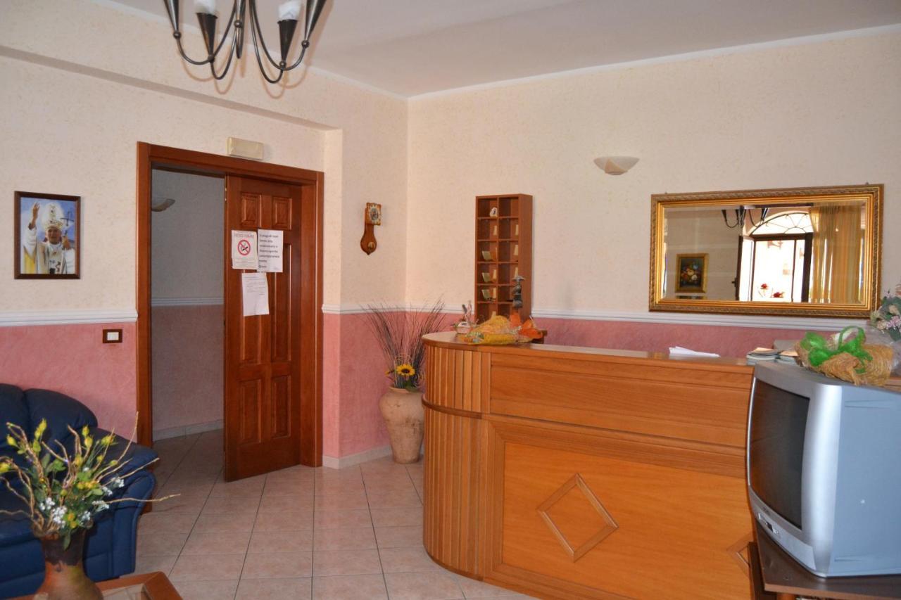 Hotel Ristorante L'Avvenire Gizzeria Kültér fotó