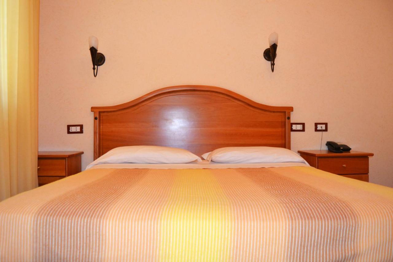 Hotel Ristorante L'Avvenire Gizzeria Szoba fotó