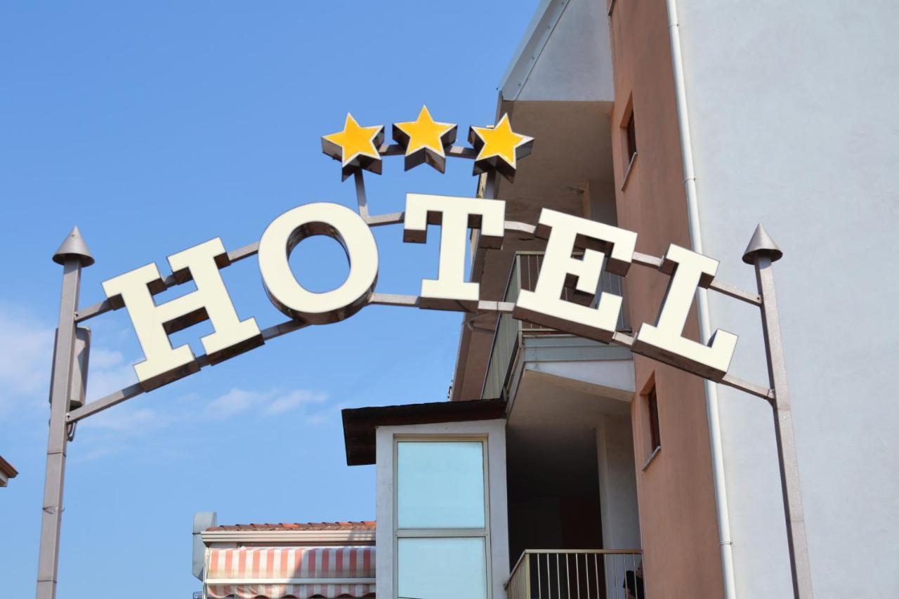 Hotel Ristorante L'Avvenire Gizzeria Kültér fotó