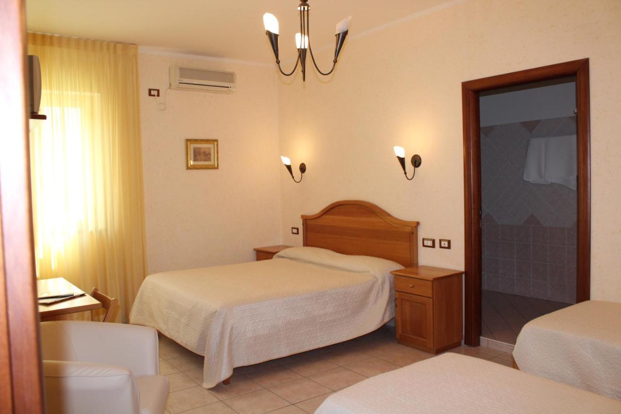 Hotel Ristorante L'Avvenire Gizzeria Kültér fotó