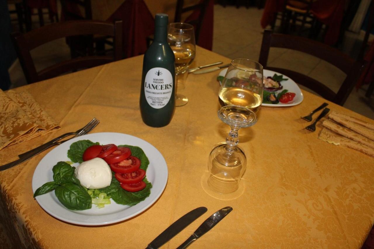 Hotel Ristorante L'Avvenire Gizzeria Kültér fotó