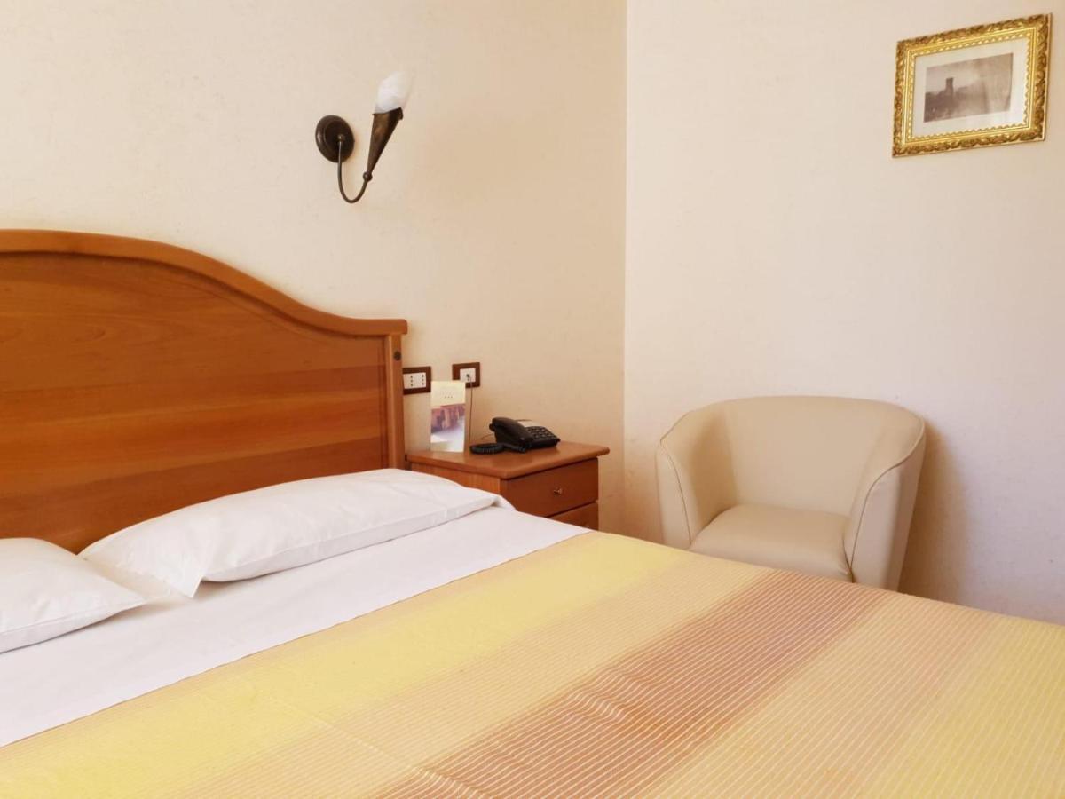 Hotel Ristorante L'Avvenire Gizzeria Kültér fotó