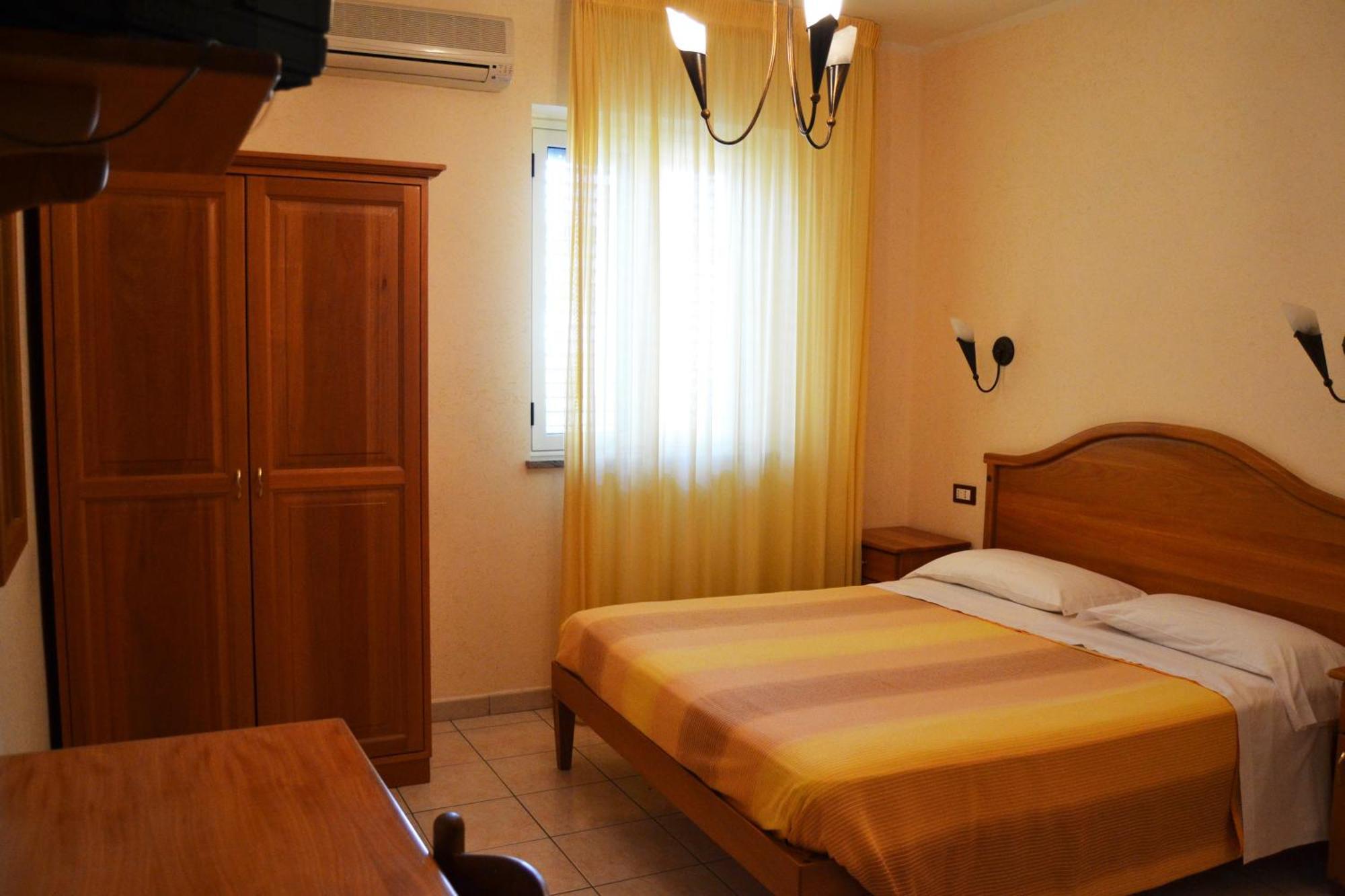 Hotel Ristorante L'Avvenire Gizzeria Szoba fotó